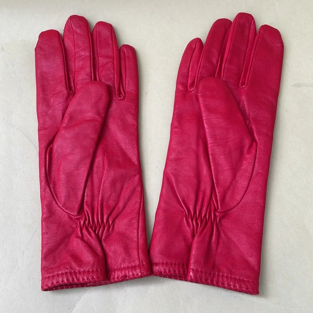 New vintage red leather gloves with lining